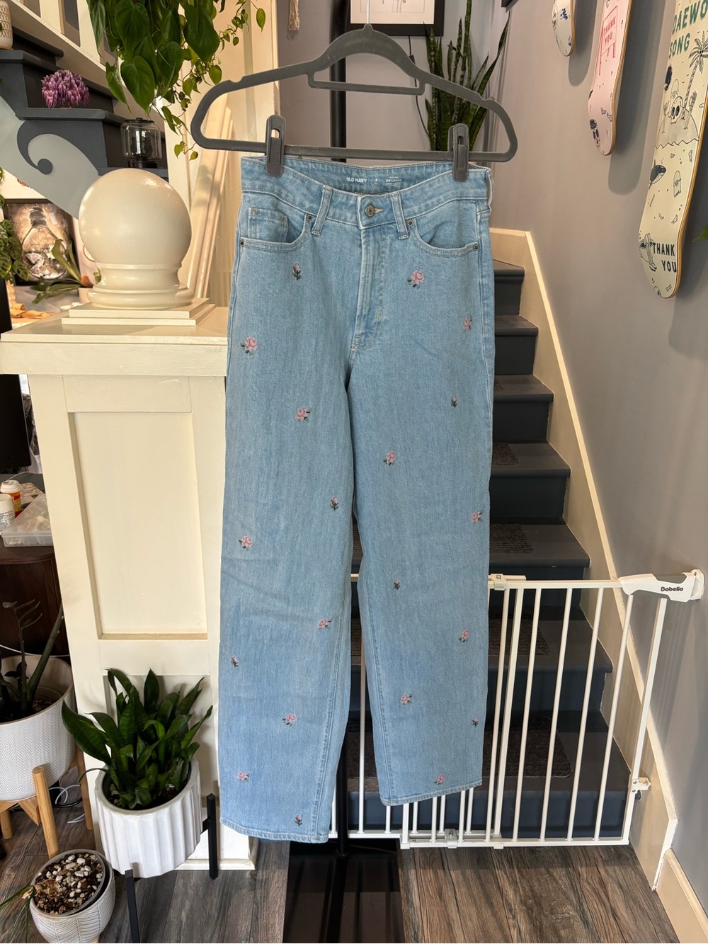 Old Navy Light Blue Straight-Leg Jeans with Pink Floral Embroidery Size 4 Tall